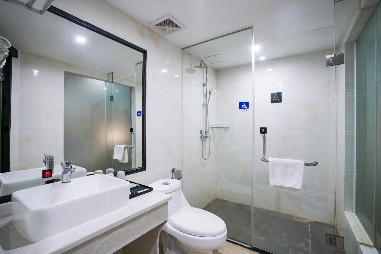 Felice Hotel-Guangzhou Baiyun International Airport Renhe Metro Station Branch Exterior photo