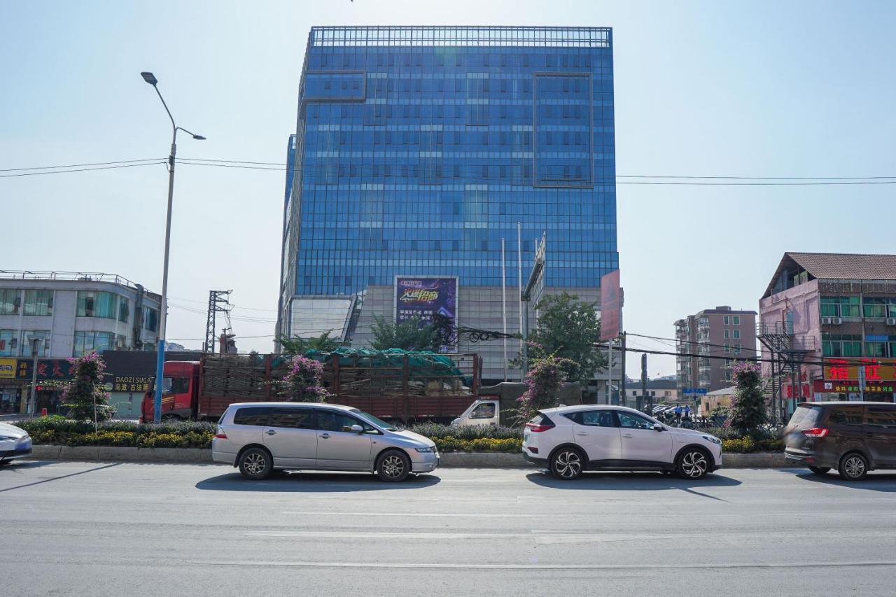 Felice Hotel-Guangzhou Baiyun International Airport Renhe Metro Station Branch Exterior photo